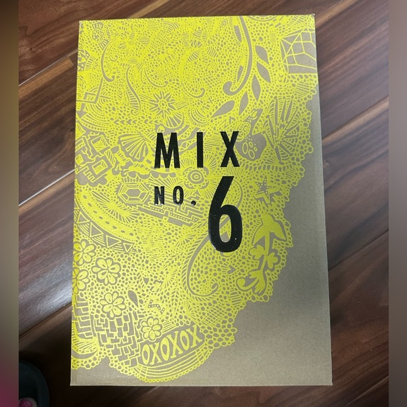 Camo fuzzy slippers size 7 - Picture 4 of 4